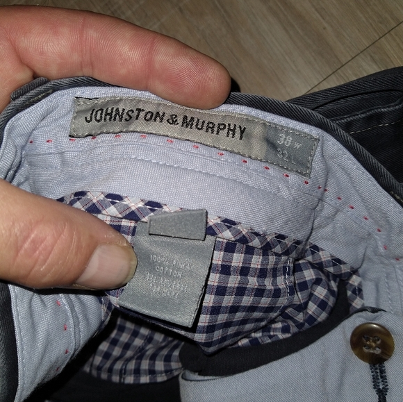 Johnston and Murphy size 38 W 32 L. Very good condition. - Picture 5 of 8